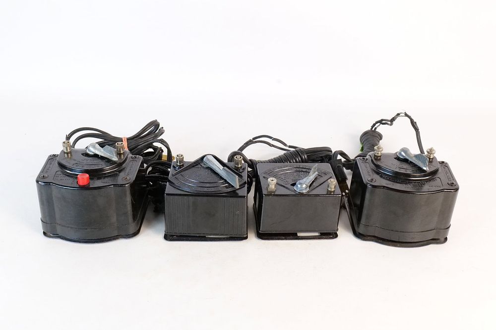 Lot 375: Lot of (4) Vintage Lionel 0/27 Postwar Transformers