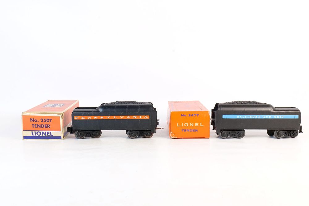 Lot 386: Lot of (2) Vintage Lionel 0/27 Postwar Tenders with boxes