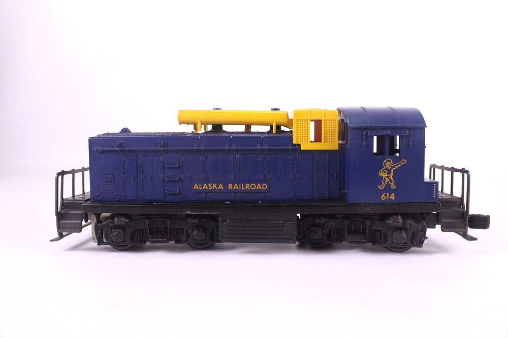Lot 402: Vintage Lionel 0/27 Postwar Alaska RR Diesel Switcher Locomotive #614