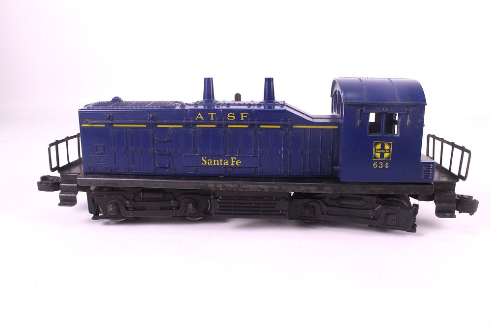 Lot 403: Vintage Lionel 0/27 Postwar Santa Fe ATSF Diesel Switcher Locomotive #634