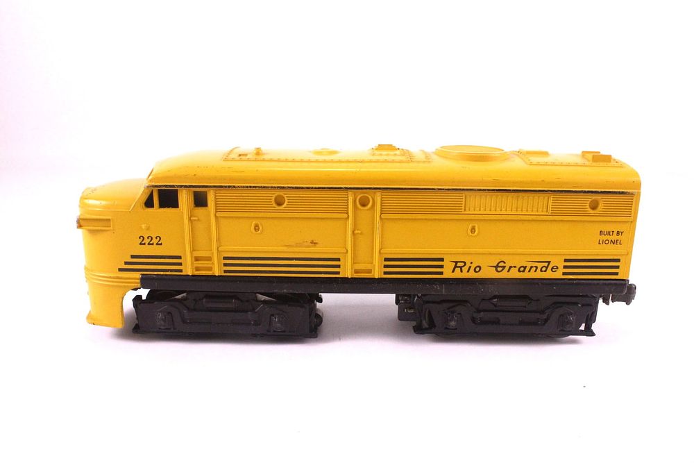 Lot 404: Vintage Lionel 0/27 Postwar Rio Grande Twin Diesel Locomotive #222