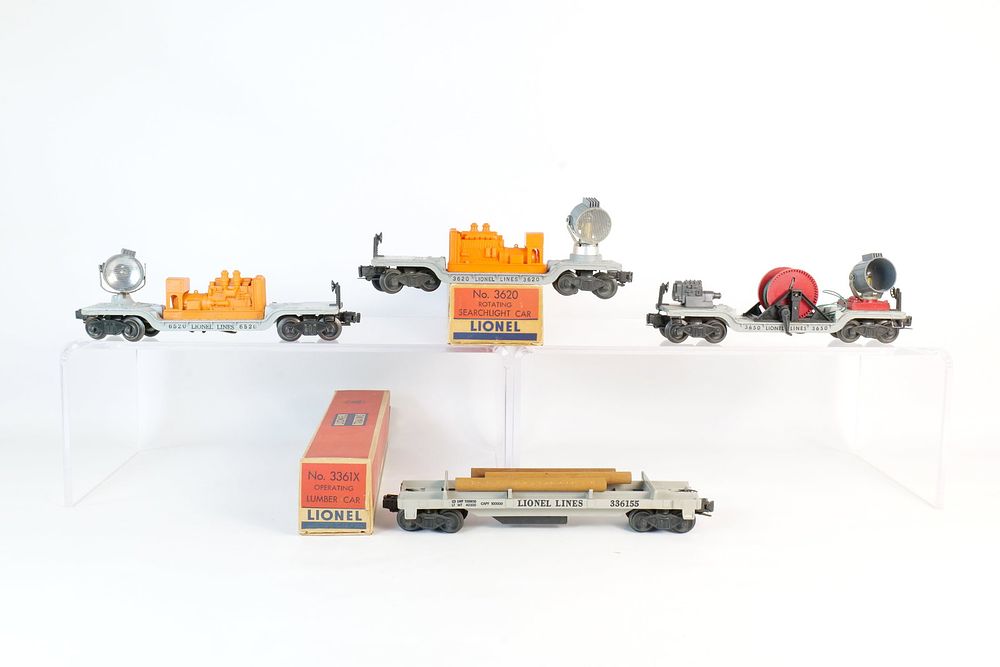 Lot 419: Group Lot of Vintage Lionel 0/27 Postwar Trains