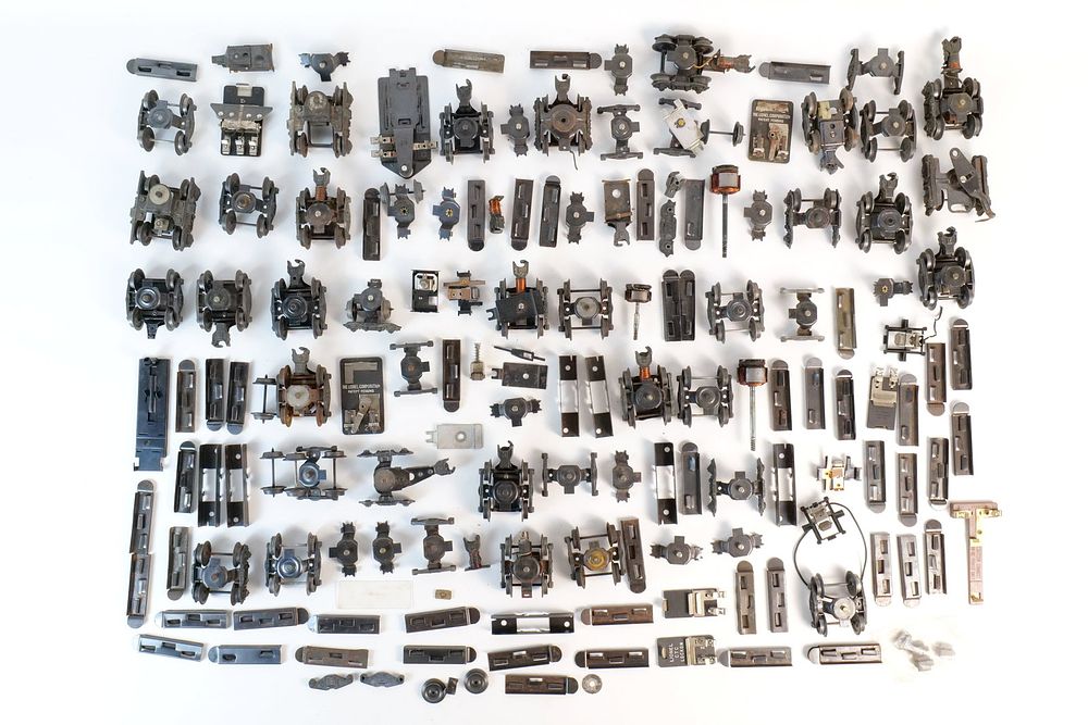 Lot 428: Huge Lot of Vintage Lionel 0/27 Postwar Train Parts