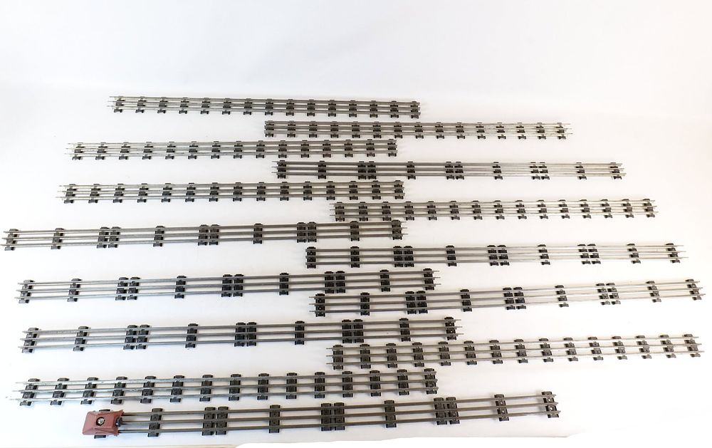Lot 445: Lot of (14) Lionel 0 Gauge 40 inch long track