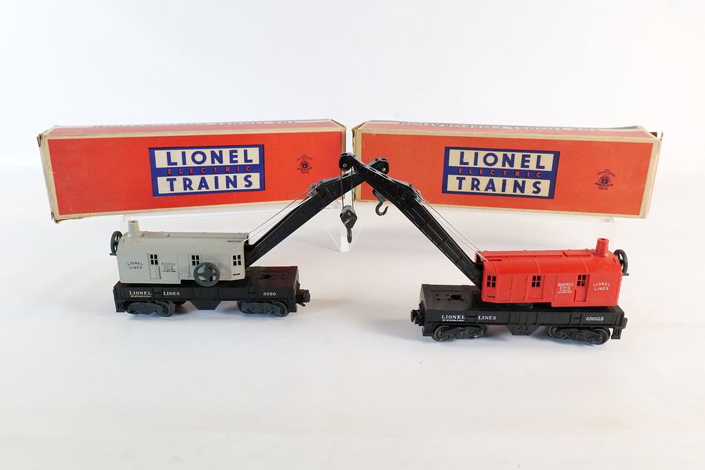 Lot 446: Lot of (2) Vintage Lionel 0/27 Postwar Operating Work Cranes in boxes