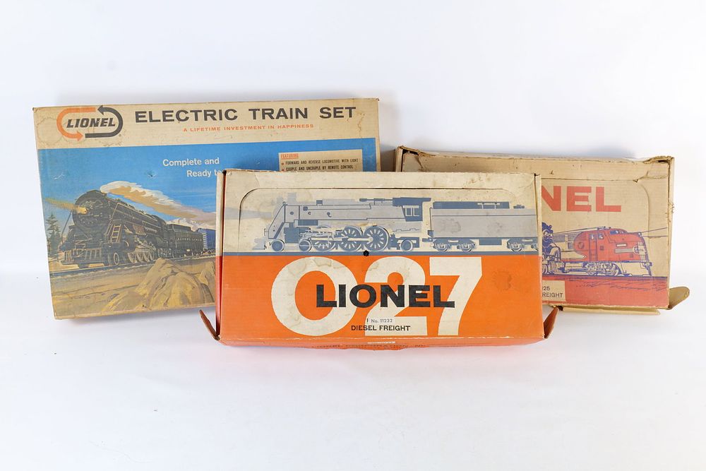 Lot 473: Lot of (3) Vintage Lionel 0/27 set boxes ONLY
