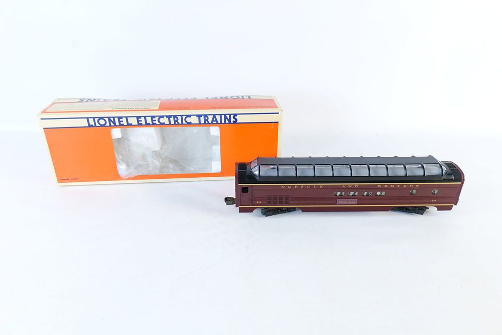 Lot 485: Lionel 0 Norfolk & Western Full Vista Dome Car #6-19108 mint in box