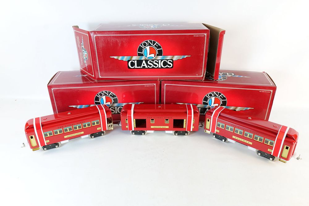Lot 486: Lionel Standard Gauge Classics Tin-Plated Passenger Car Set