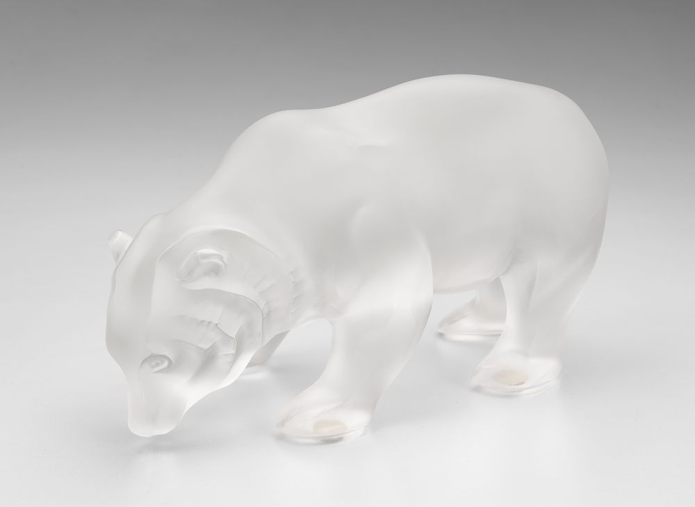 Oso. Lalique. Oso 
Lalique 
Francia, segunda mitad del siglo XX 
Cristal esmerilado 
Marca y 
