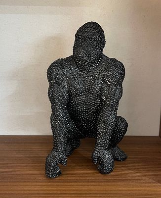 gorilla. Made of polystone, height 23cm