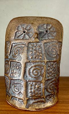 Unidentified artist - owl. Ceramic statue, 17 cm, signed