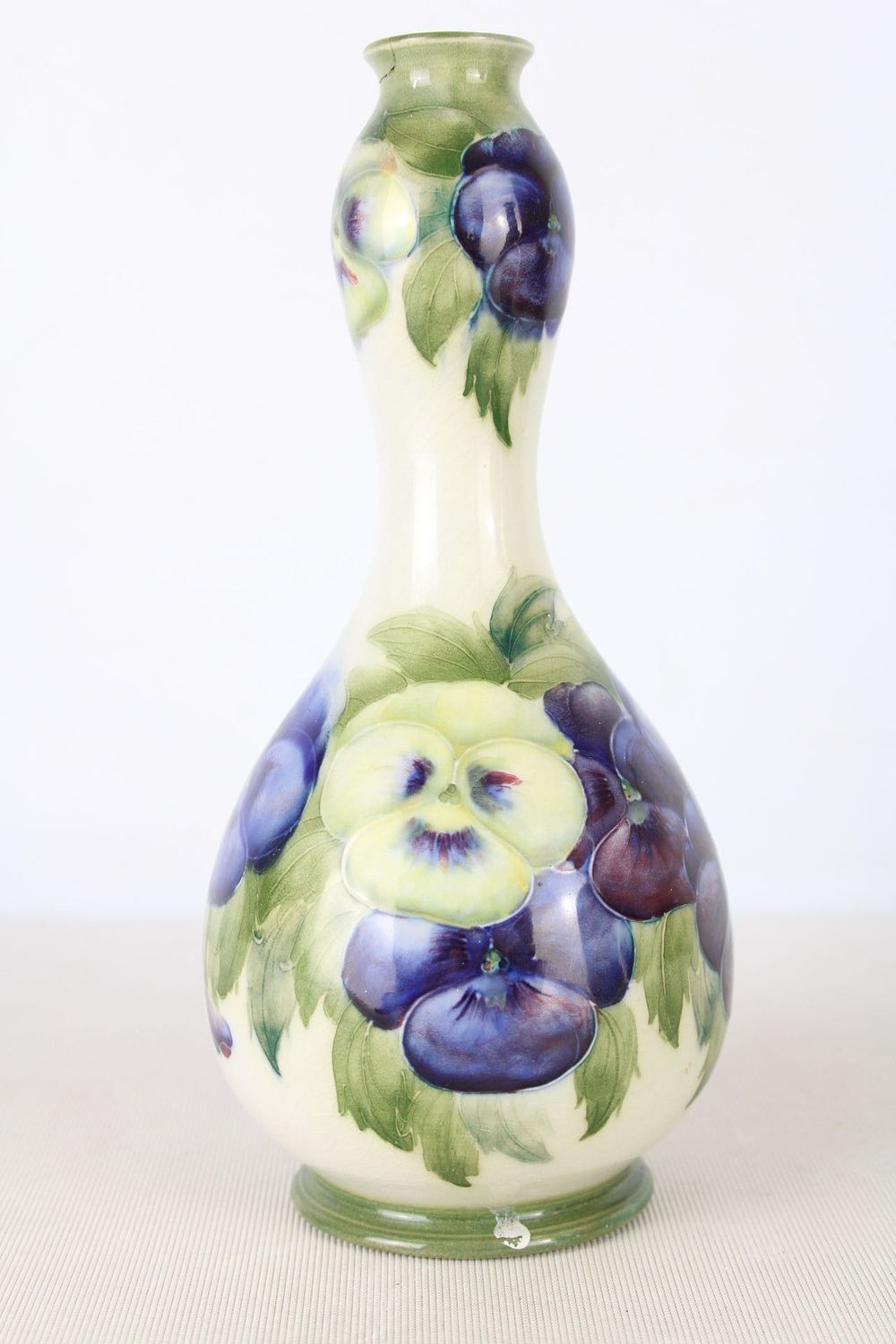 Bolton Auction Rooms | Auction 11049 | LIVE General Auction - Jewellery, Watches, Glass, Ceramics & collectables