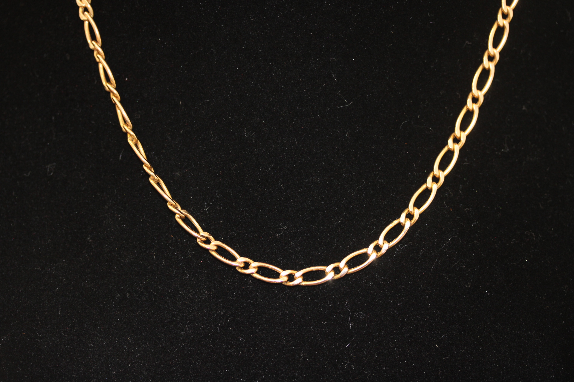 9ct Gold necklace Weight 6.8g