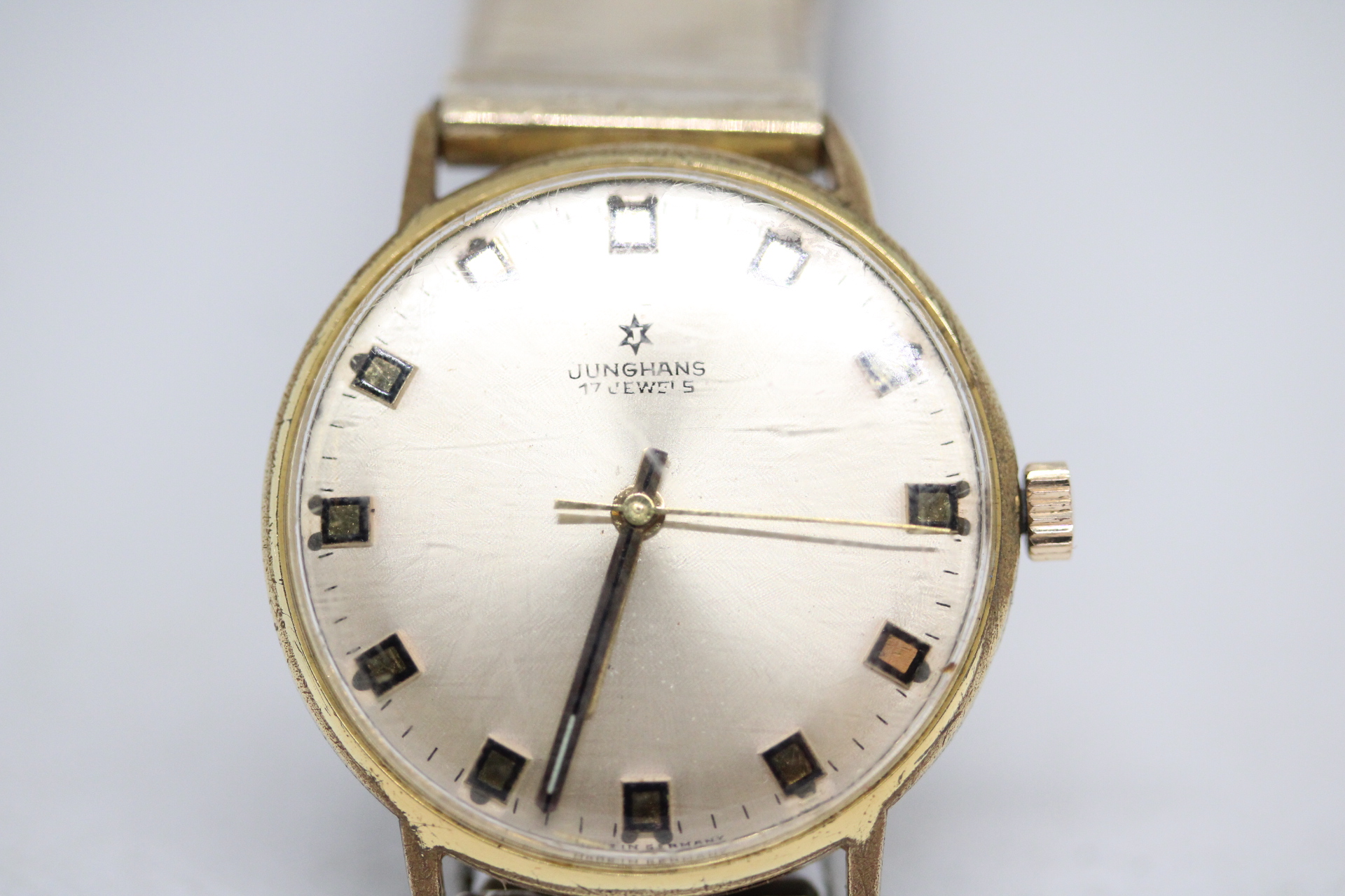 Gents Junghans 620.20 17 Jewels Mechanical Wind Watch.