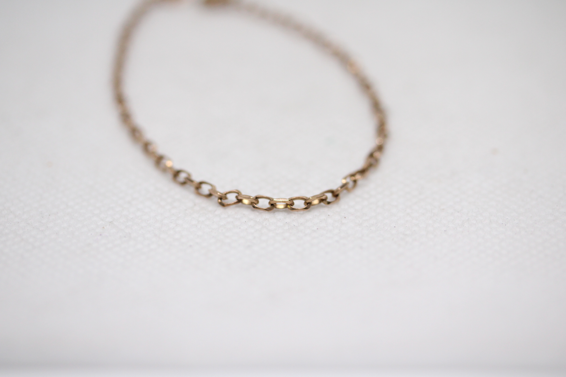 9ct Gold bracelet Weight 2.1g