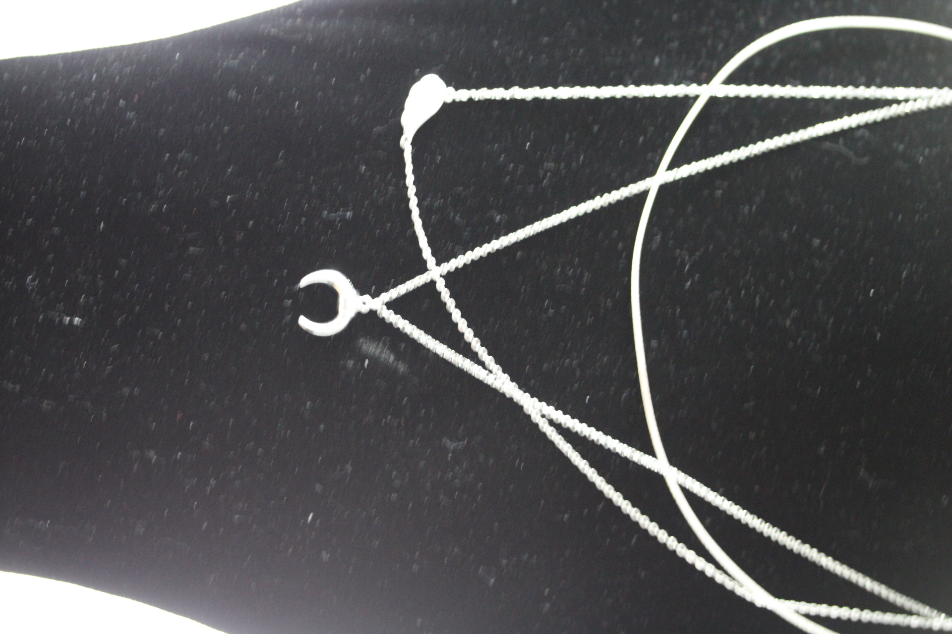 3x Silver chains - 2 with pendants