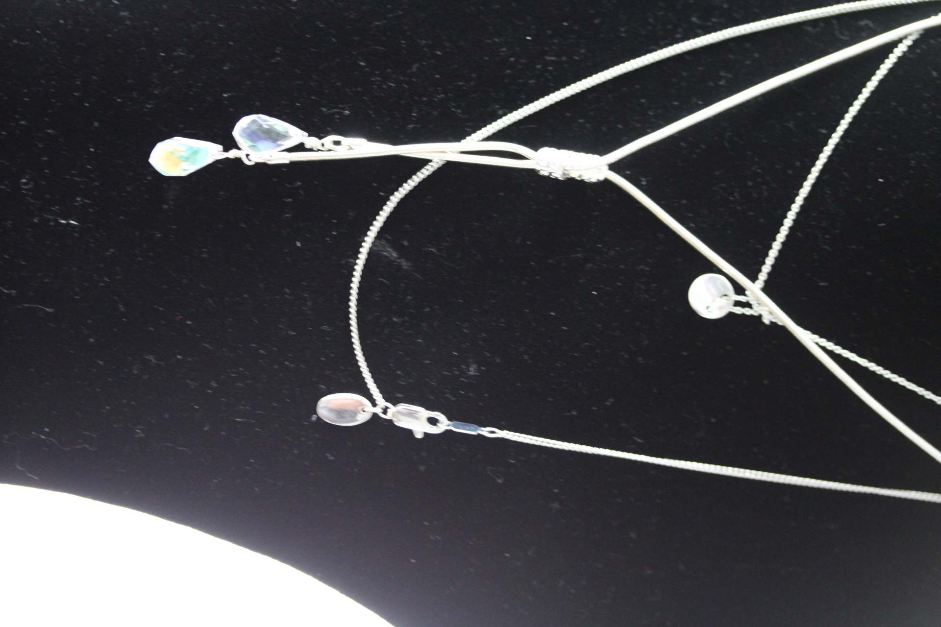 5x White metal chains & pendants to include 1 gold plated