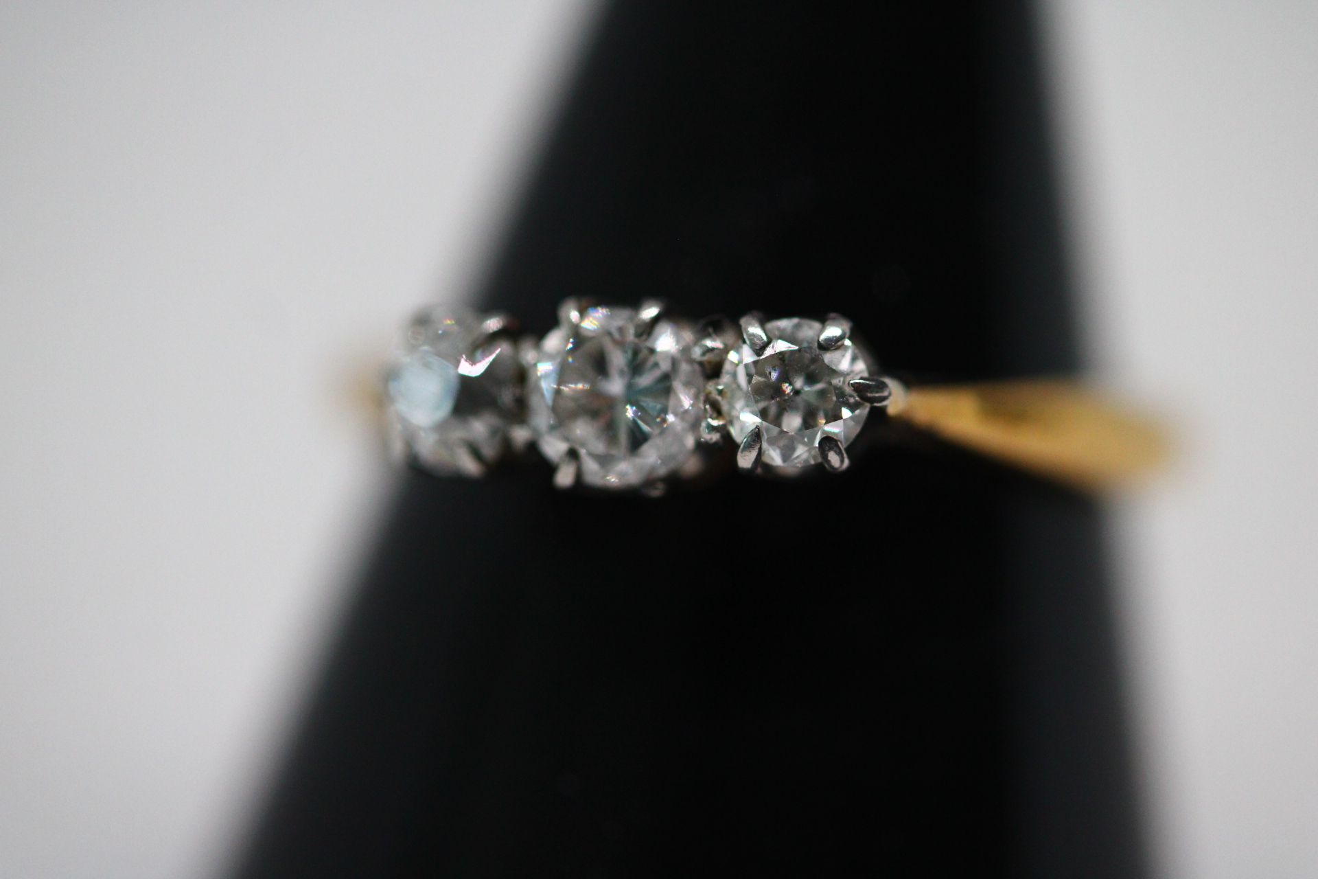 18ct Gold with platinum 3 diamonds trilogy ring Size L Weight 2.4g