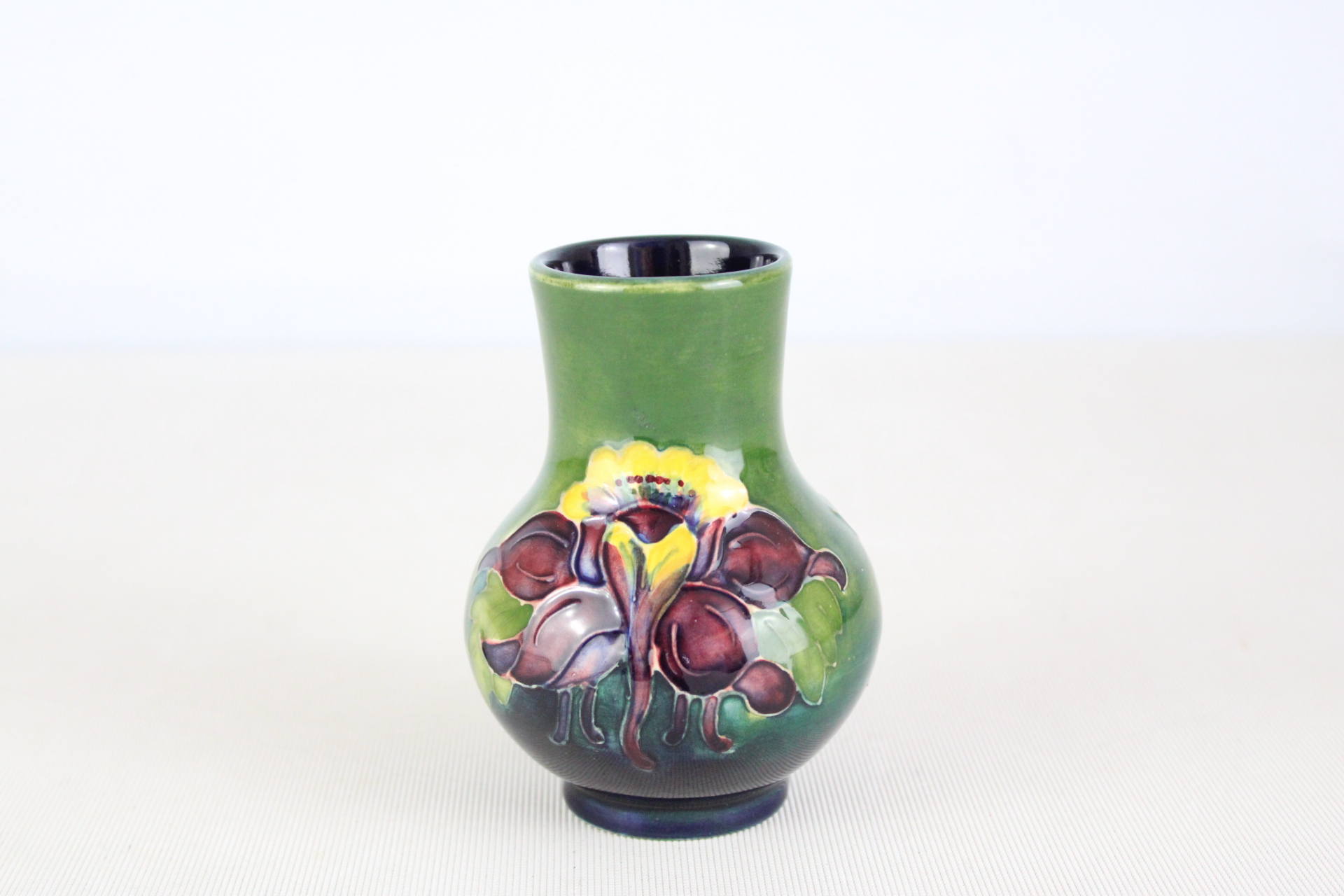 Moorcroft 4'' vase columbine pattern