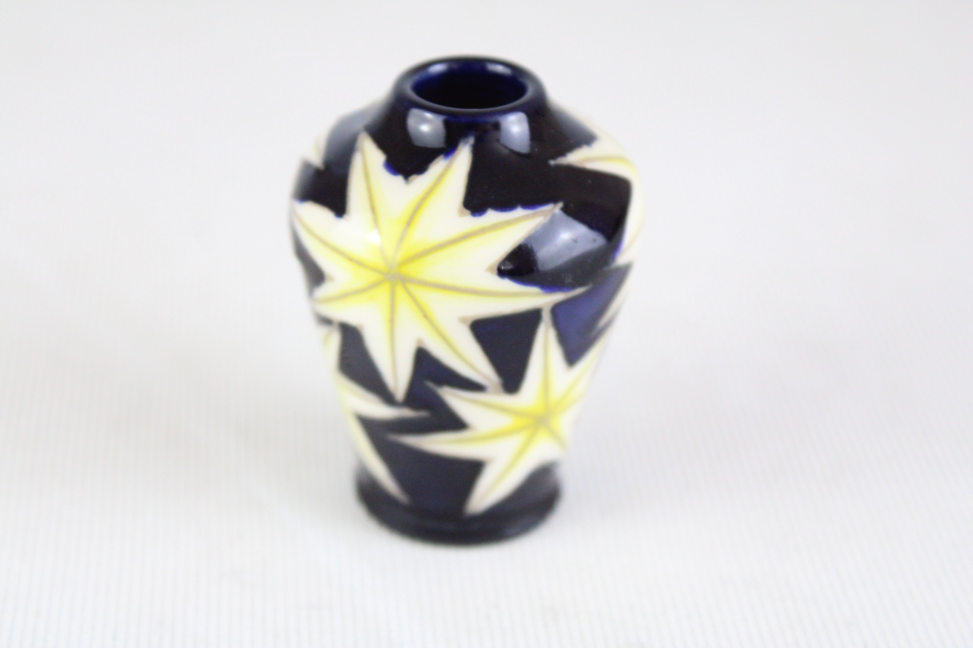 Moorcroft 2'' star lantern vase