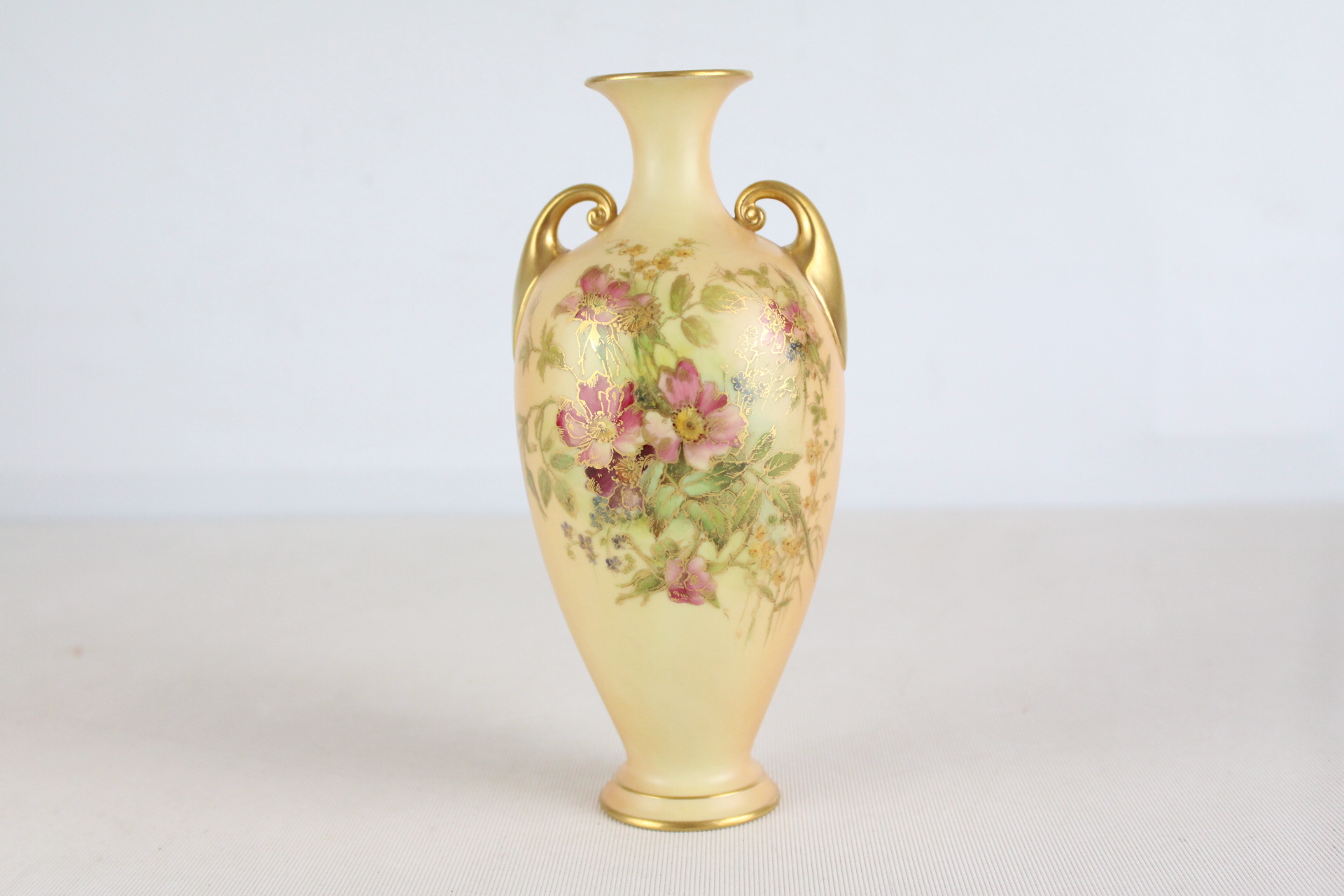 Royal Worcester Blush Ivory Hand Painted Porcelain Vase Shape 287 Dated 1915