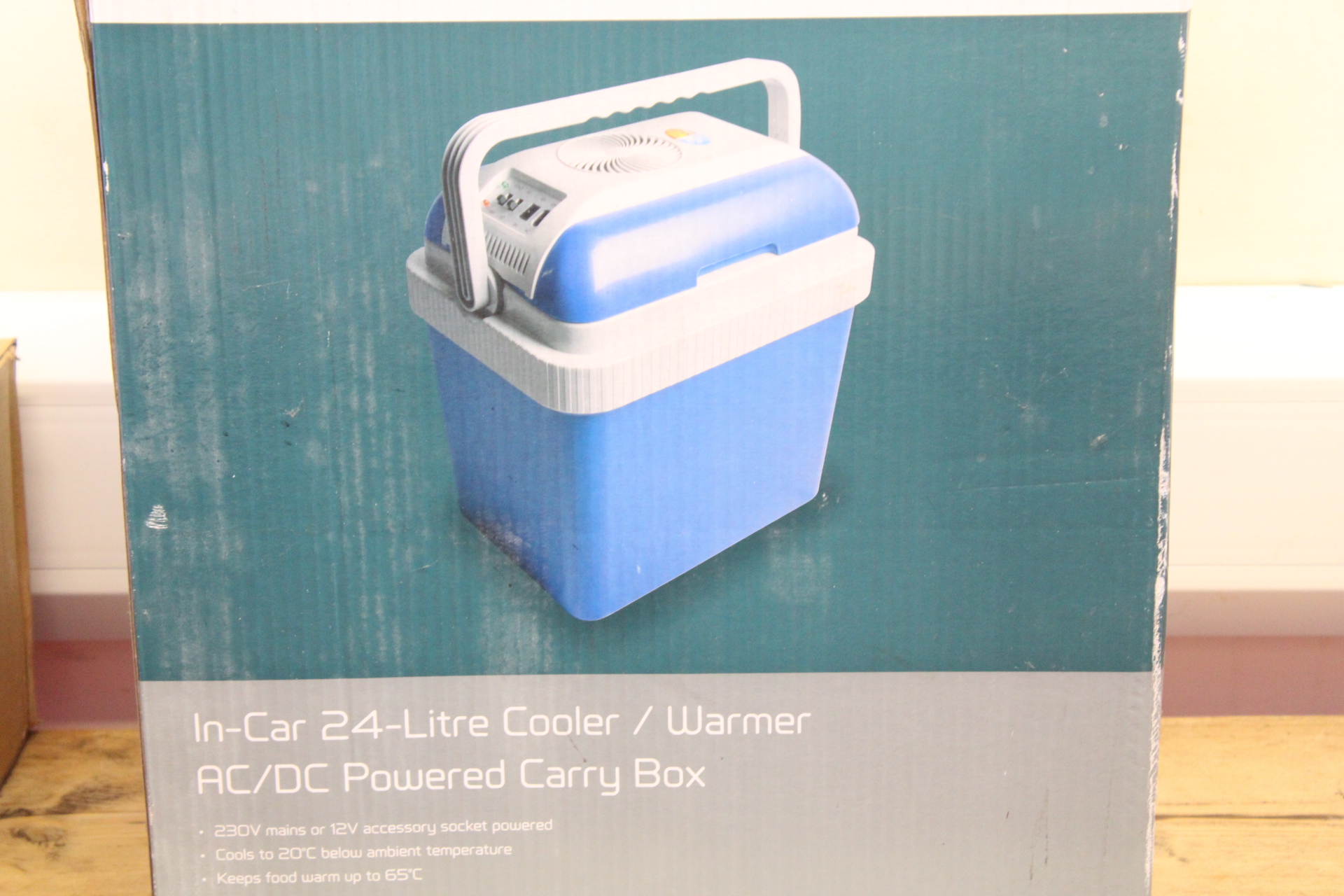 24-Liter In-Car AC/DC Powered Portable Cooler and Warmer Carry Box