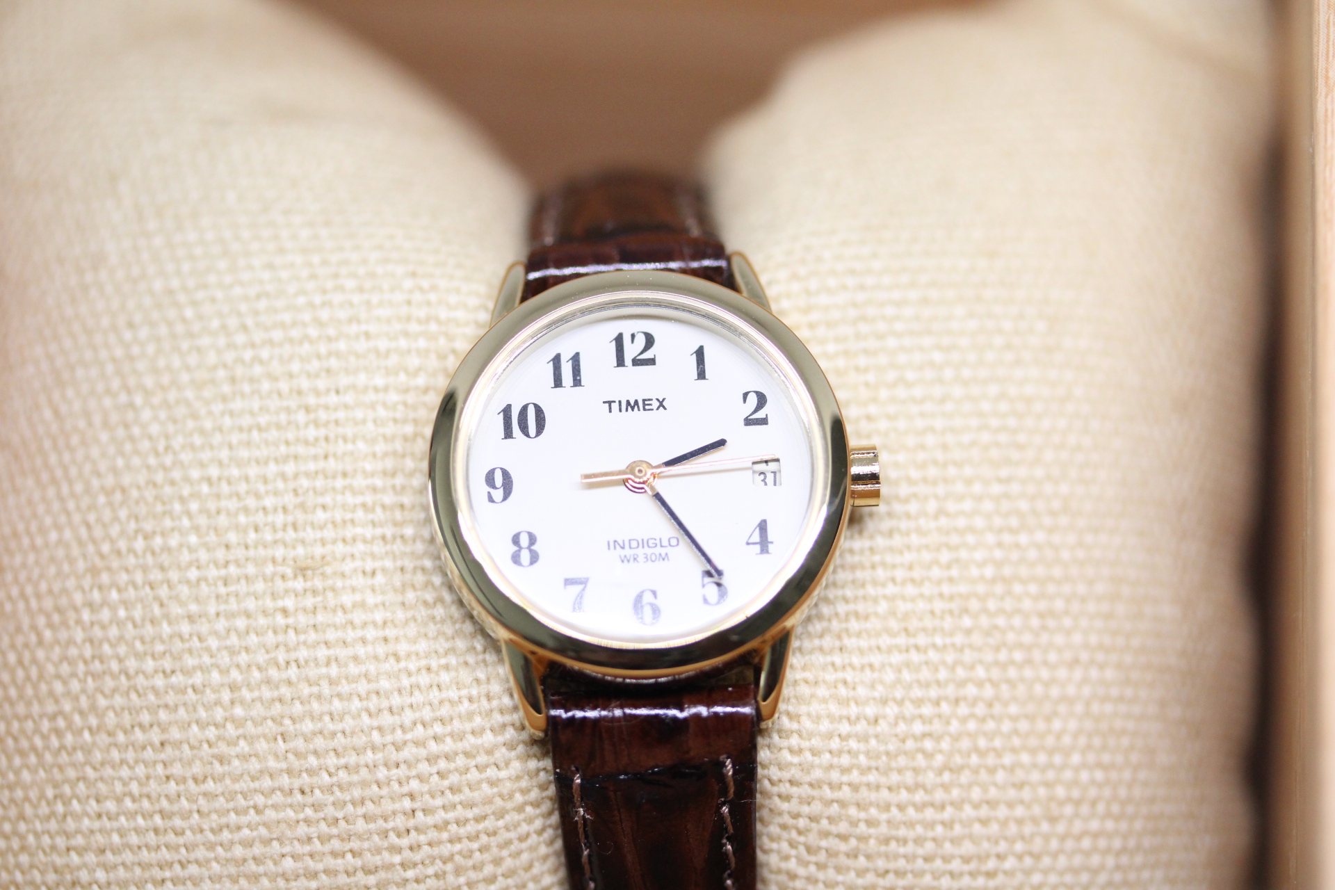 Ladies Timex Indiglo with Date in Box. (The Glow works when press in Crown).