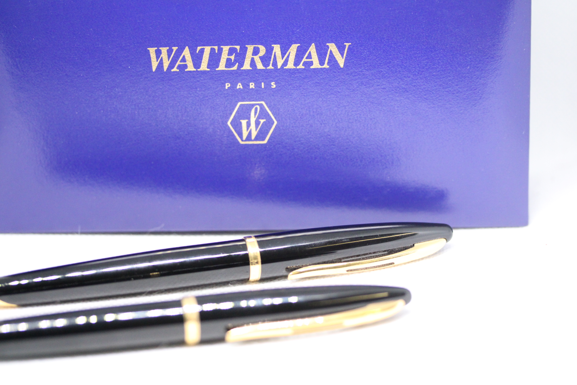 Cased set of 2 Watermans fountain pens with 18ct gold nibs