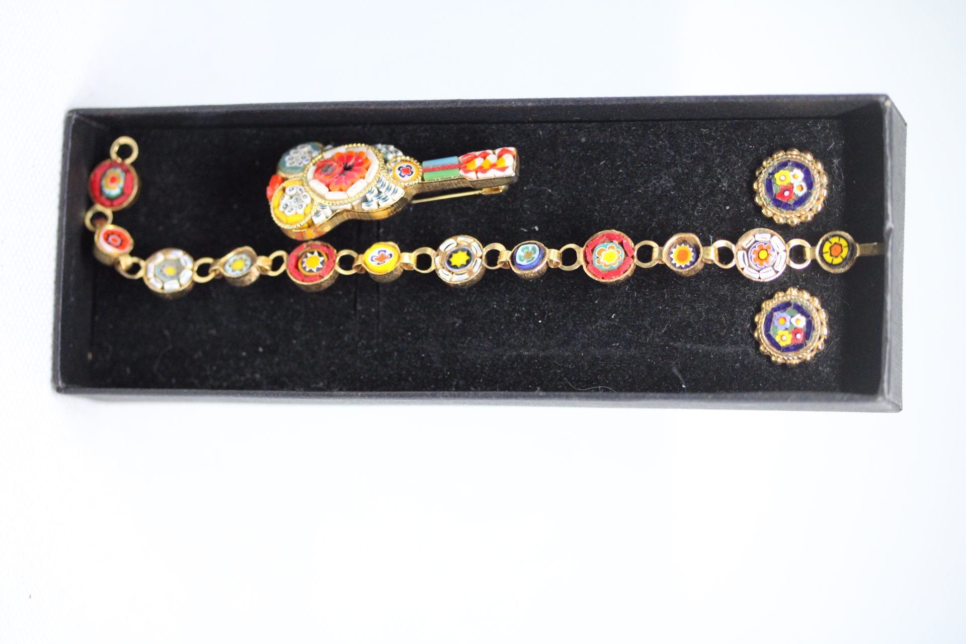Micro mosaic pin brooch in the form of a  guitar with bracelet & earrings