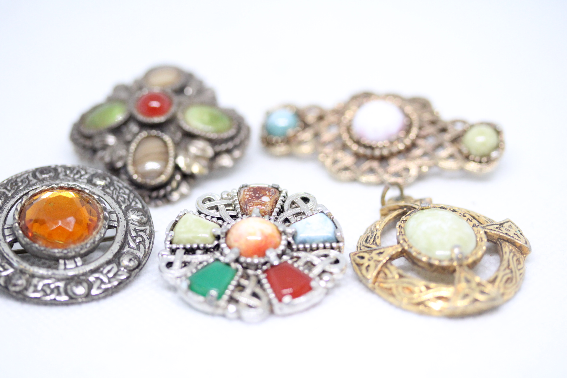 Collection of pin brooches & pendant possible Scottish