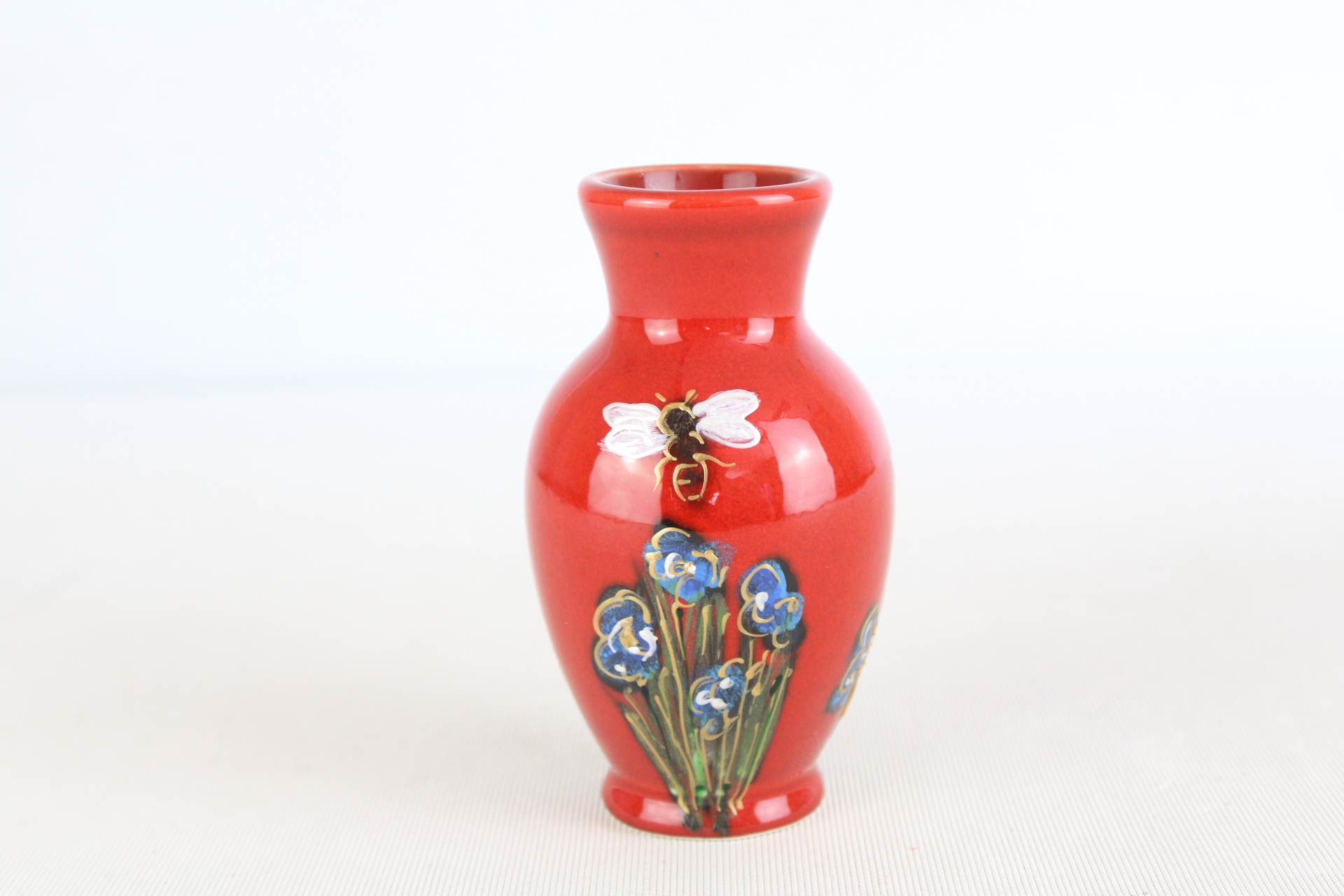 Anita Harris Bee vase signed in gold