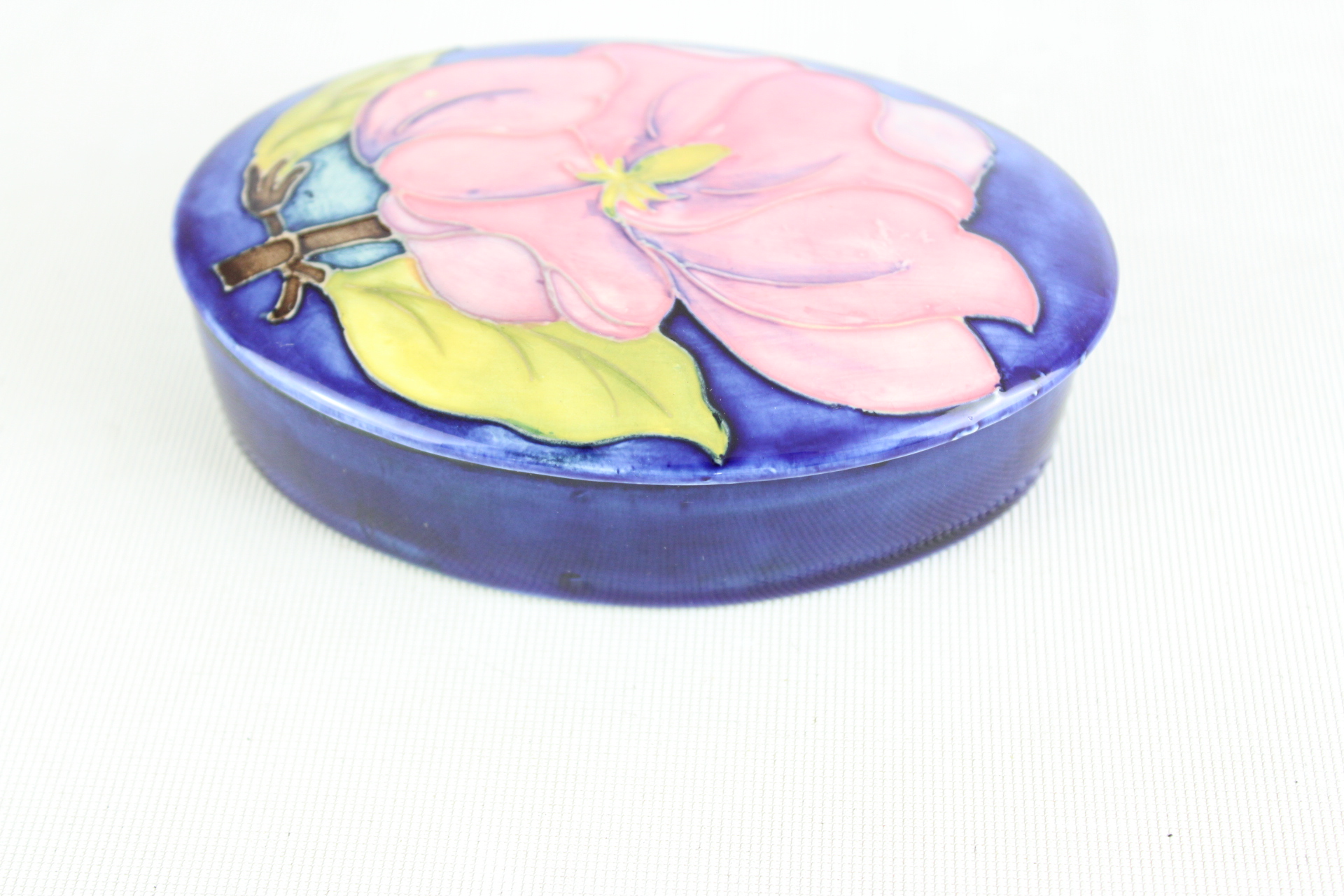 Moorcroft Magnolia trinket box