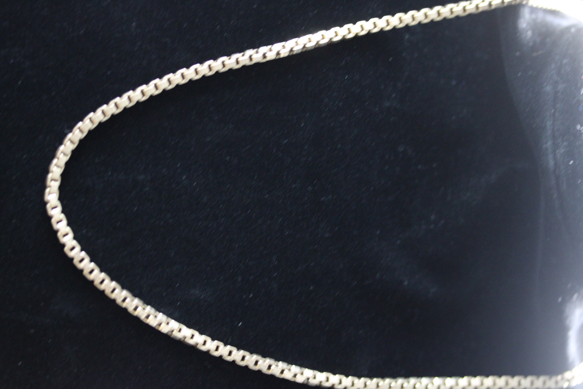 9ct Gold chain Weight 19.1g Length 62 cm