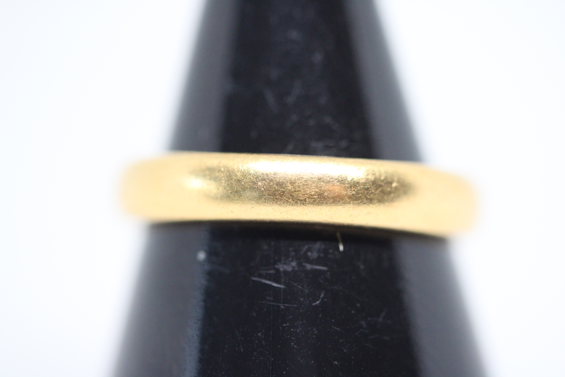 22ct Gold band Size I Weight 4g