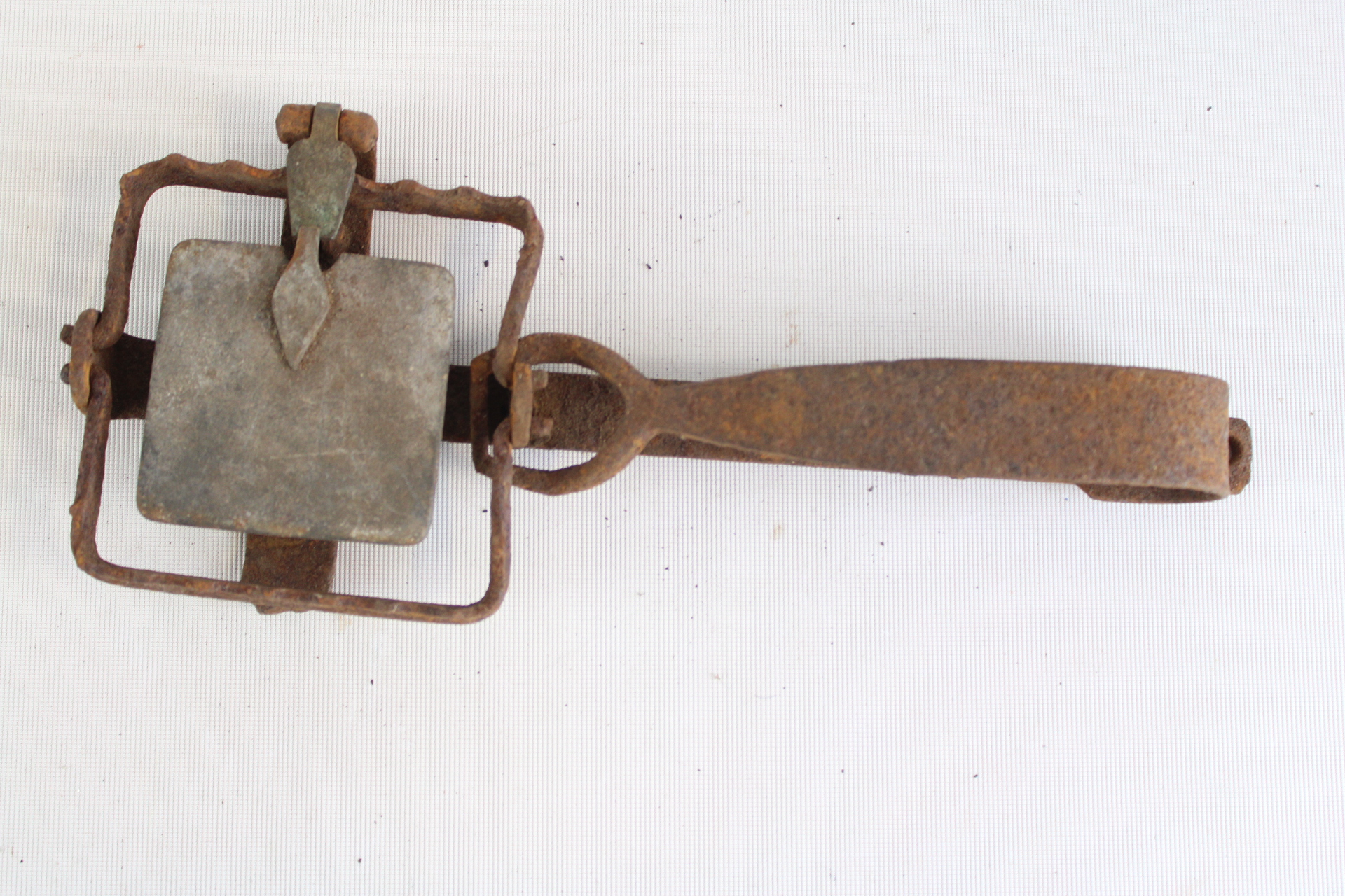 Antique Glover Square Pan Longspring Gin Trap