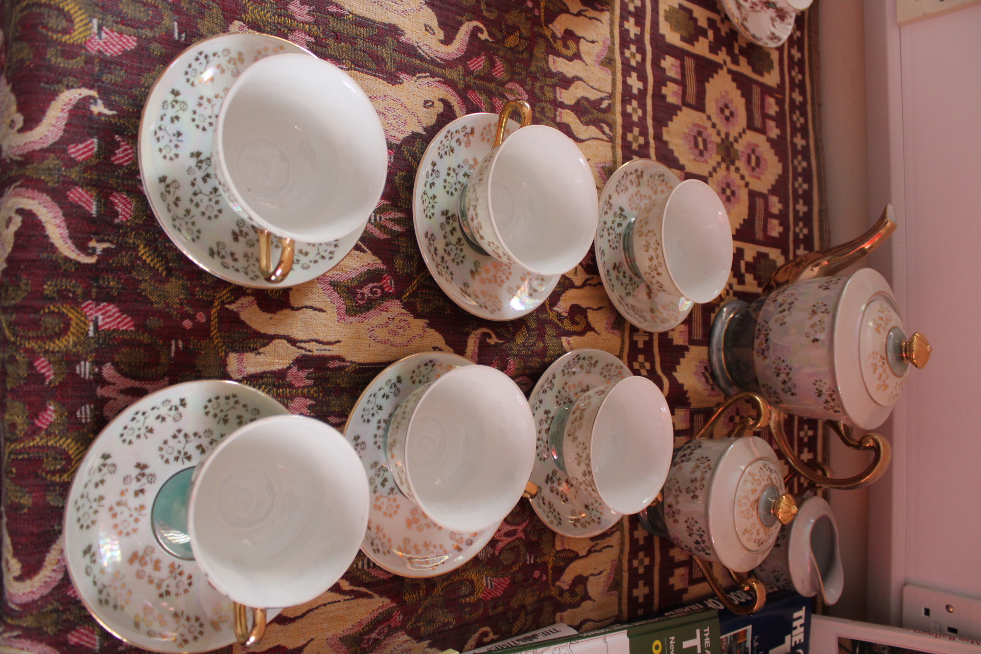 17-Piece Iridescent Luster Porcelain Tea Service with Gilded Floral Decoration
