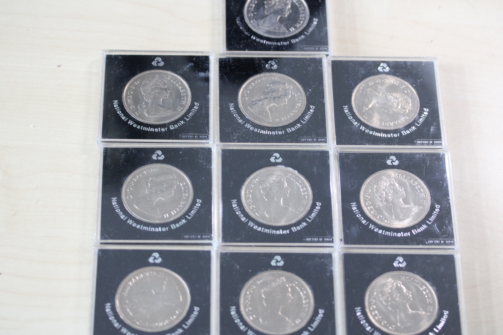 10x Royal wedding commemorative crowns