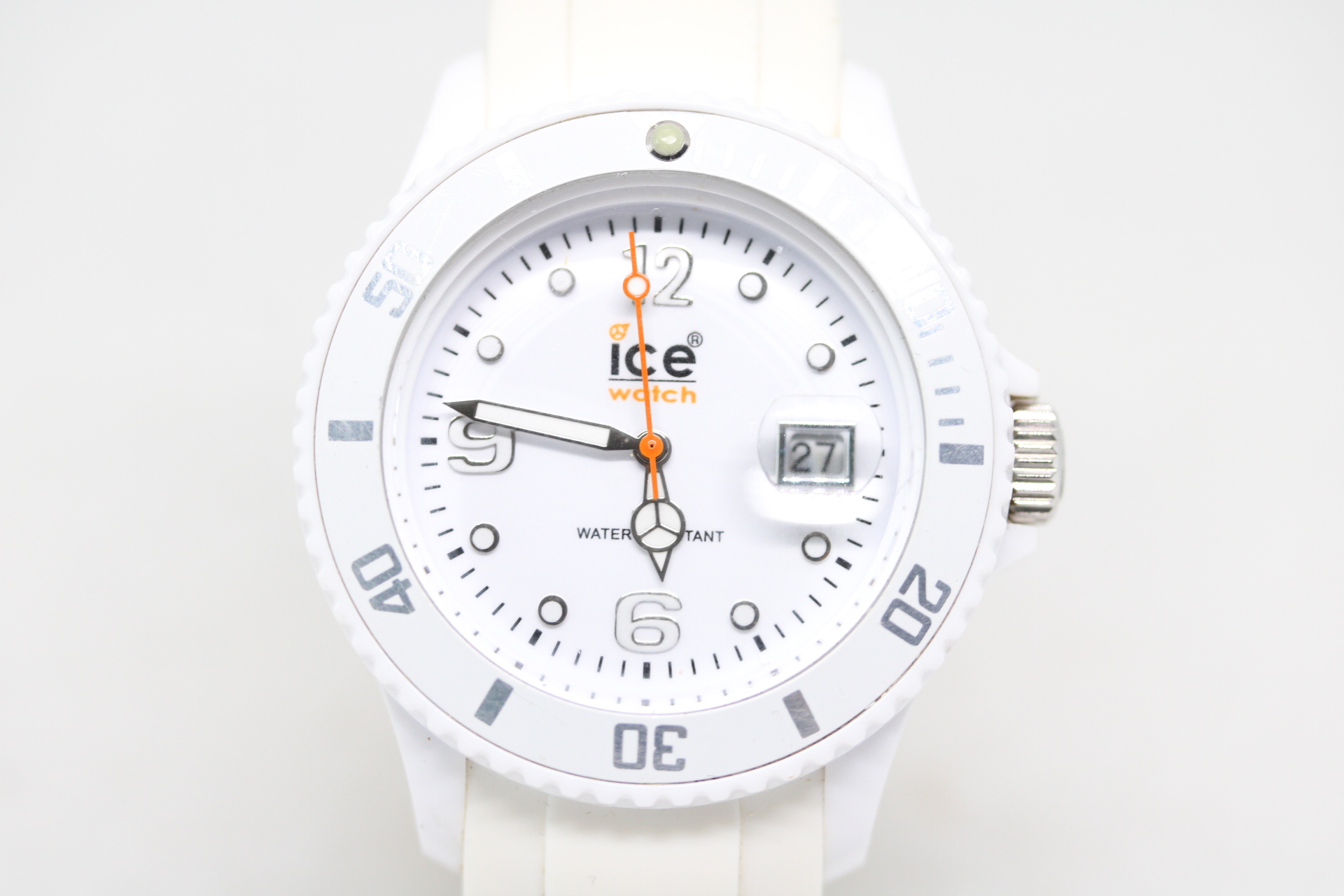 Gents Ice Watch with Date, Rotating Bezel and Luminous Hours.