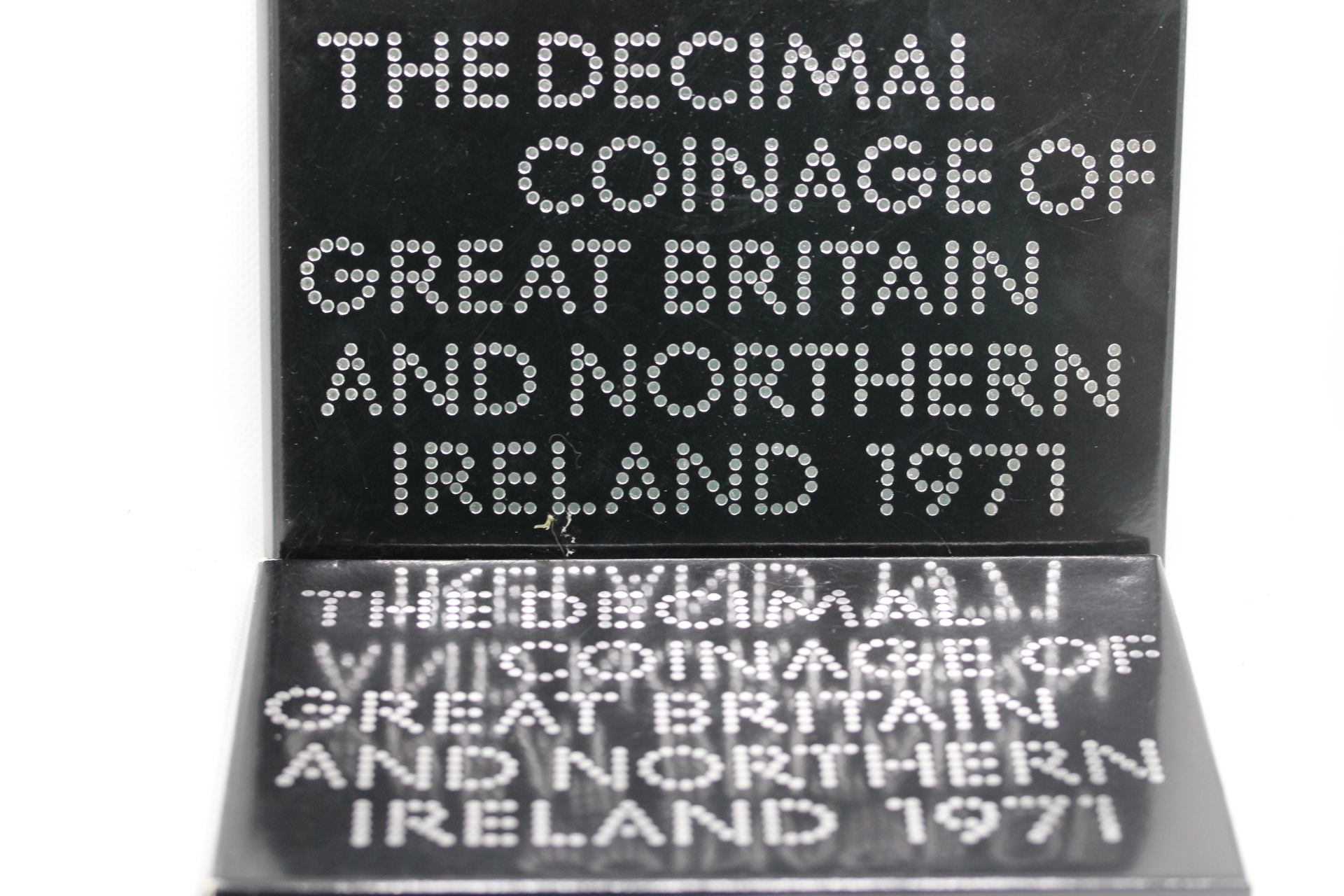 The decimal coinage of Great Britain & Northern Island 1971 x2
