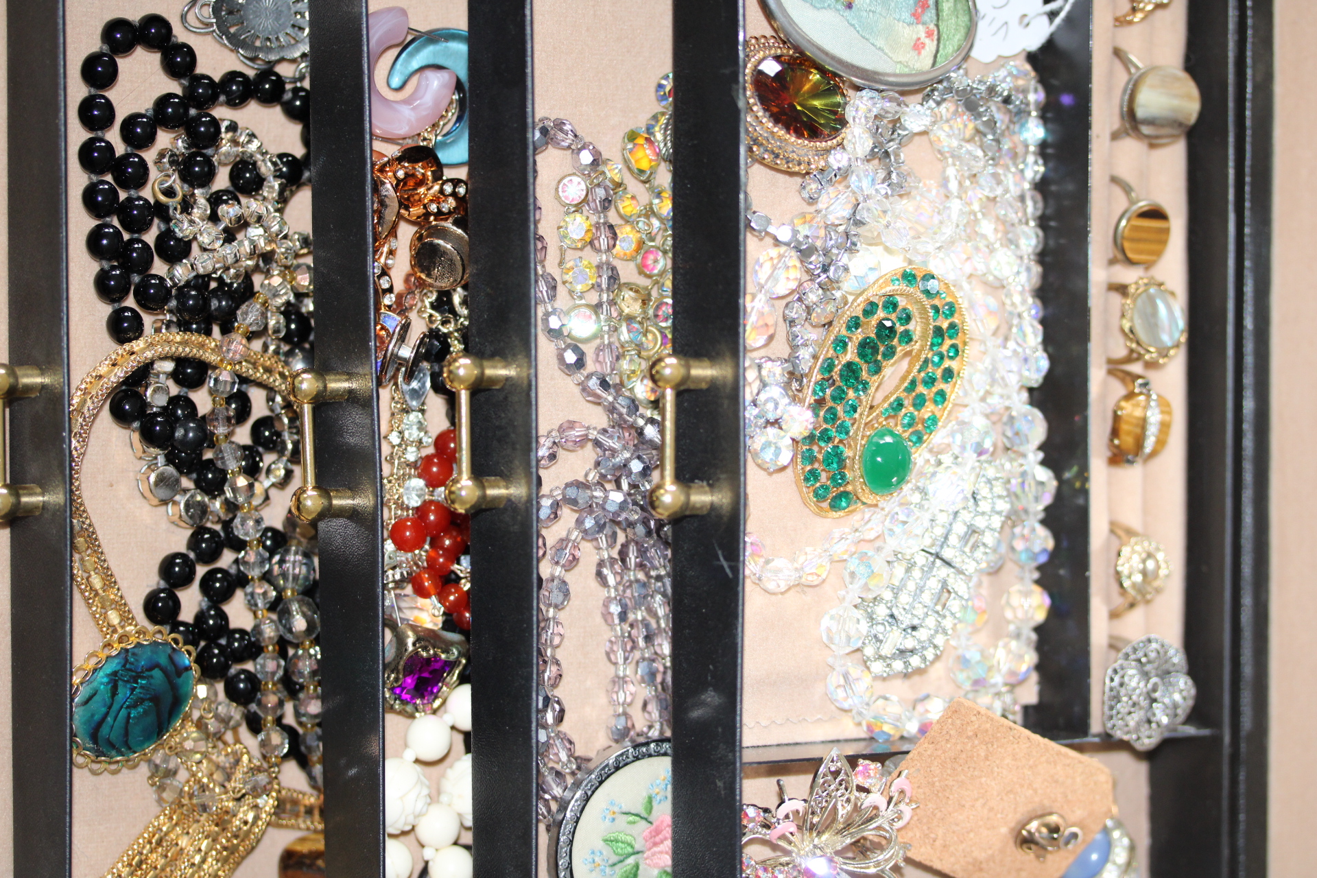 Jewellery box & costume jewellery contents