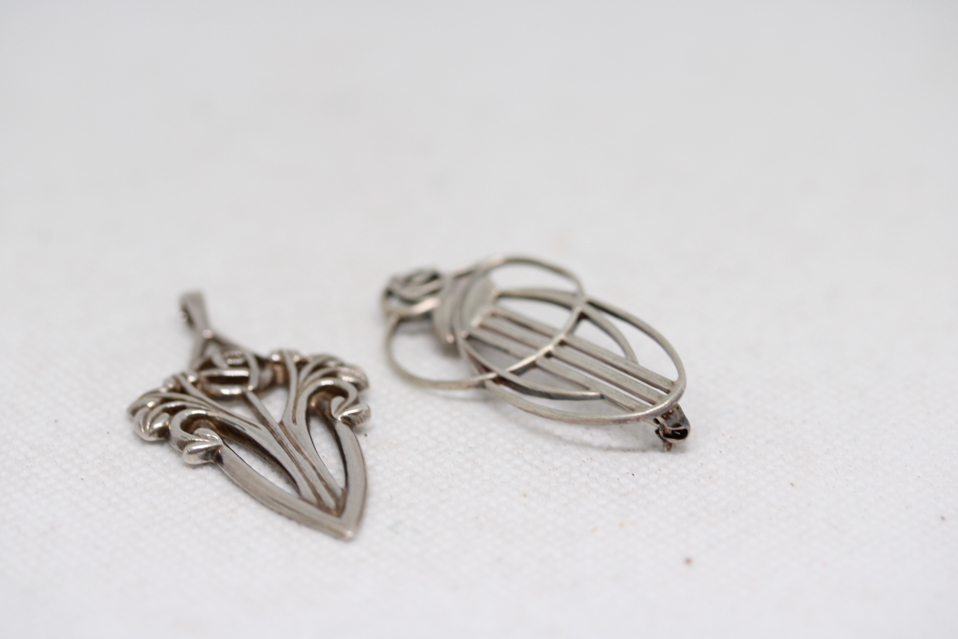 2x 925 silver art Nouveau style pin brooches