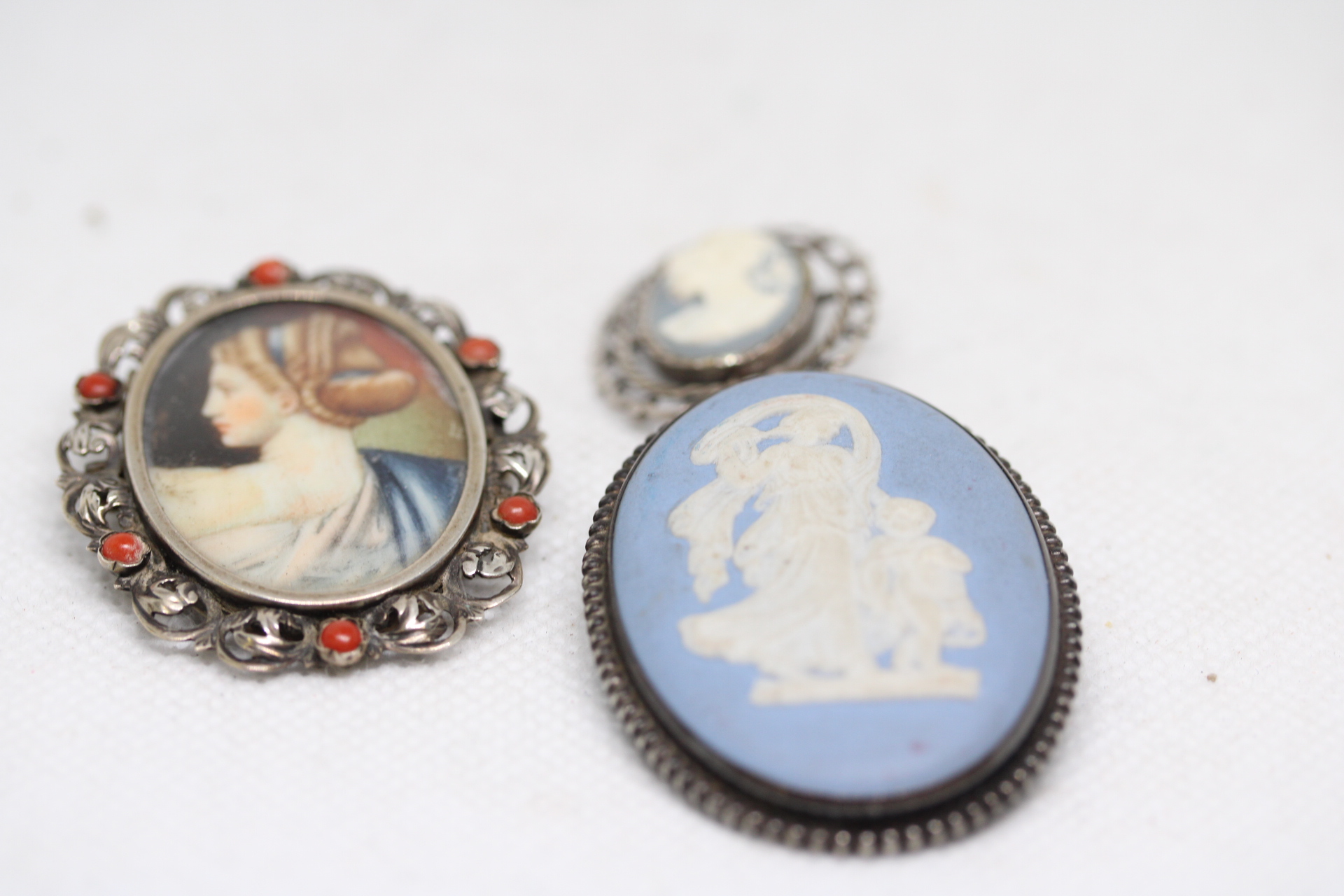 Early silver pin brooch, silver jasper ware pin brooch x2