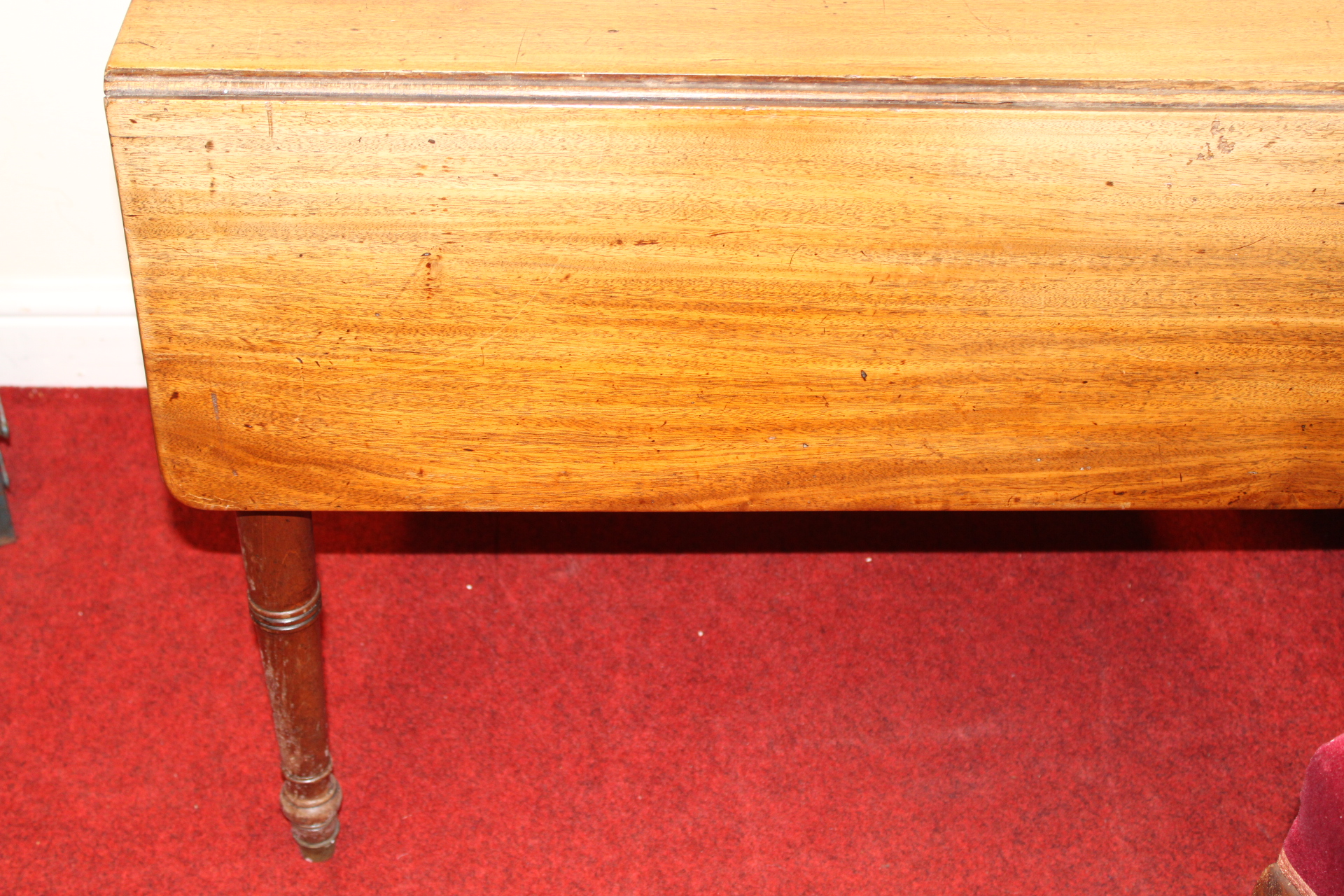 Federal Style Mahogany Drop-Leaf Side Table with Turned Legs possibly victorian