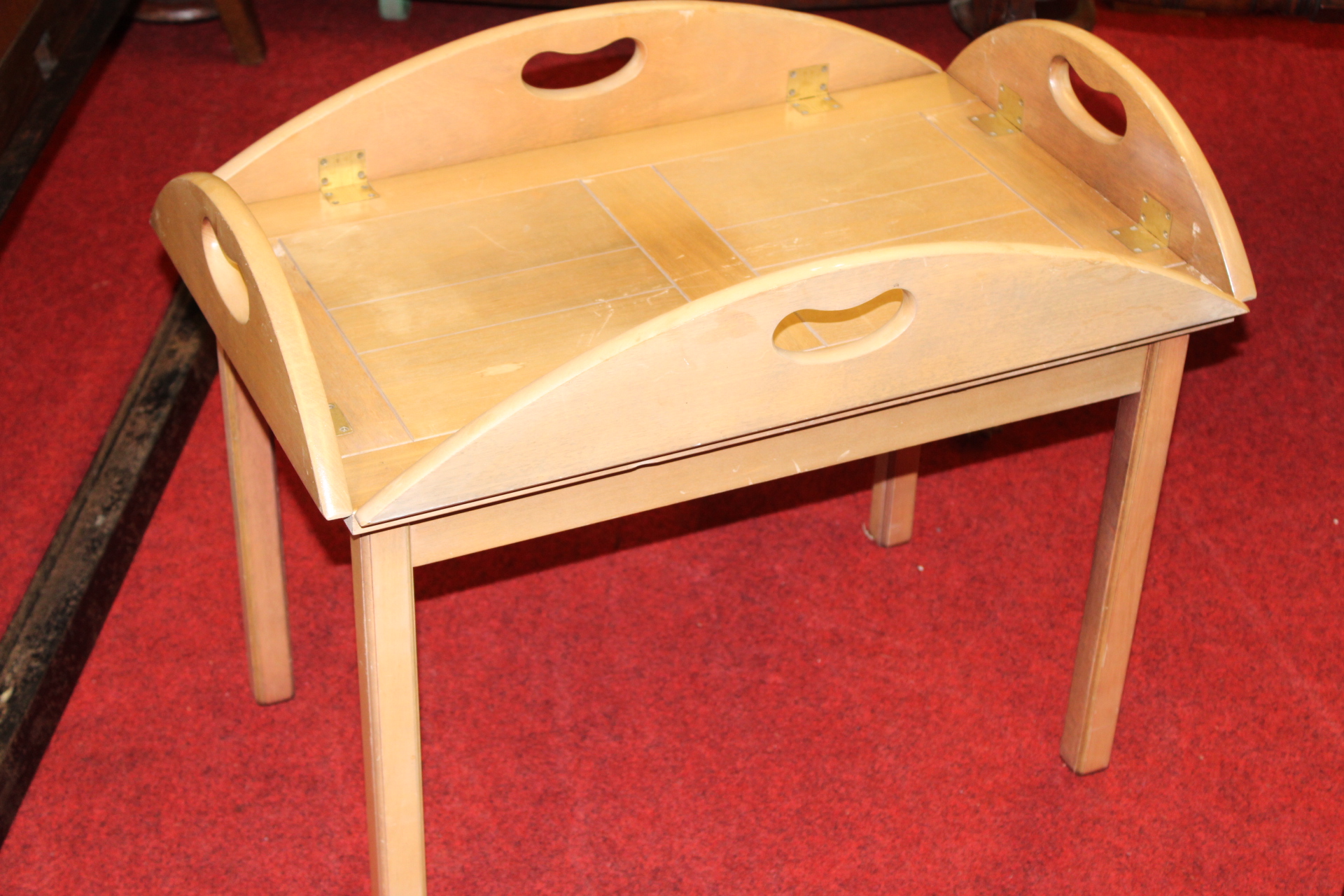 Traditional Butler's Tray Coffee Table in Light-Toned Wood