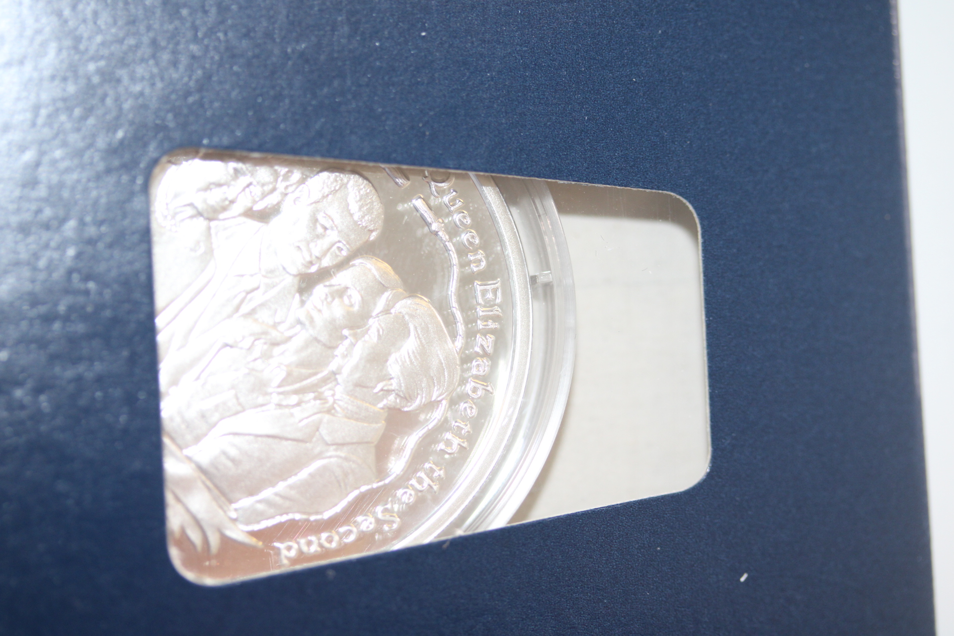 2006 The queen elizabeth II with Anne, Princess royal and her children silver proof coin