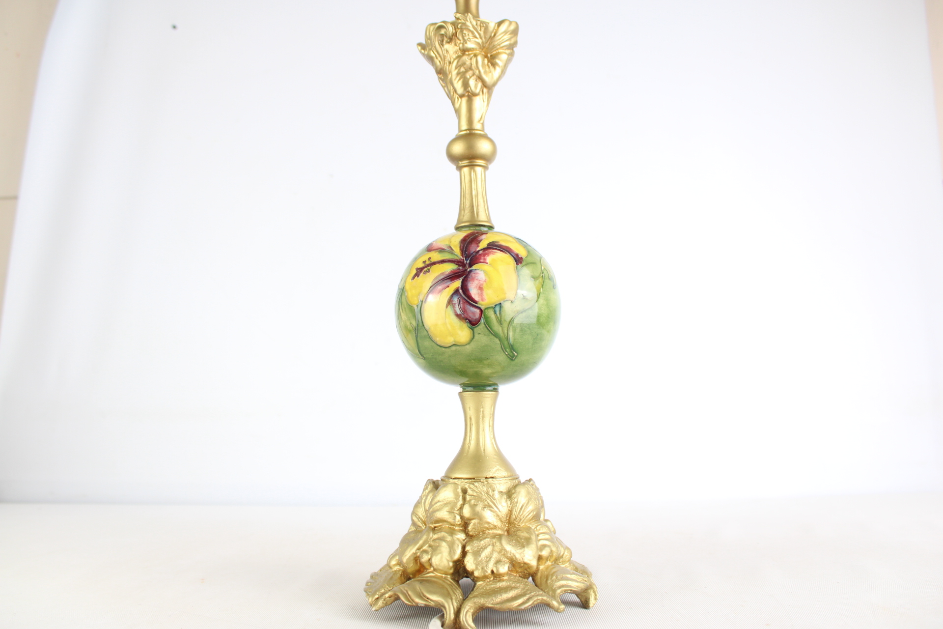 Moorcroft hibiscus pattern lamp Walter Moorcroft