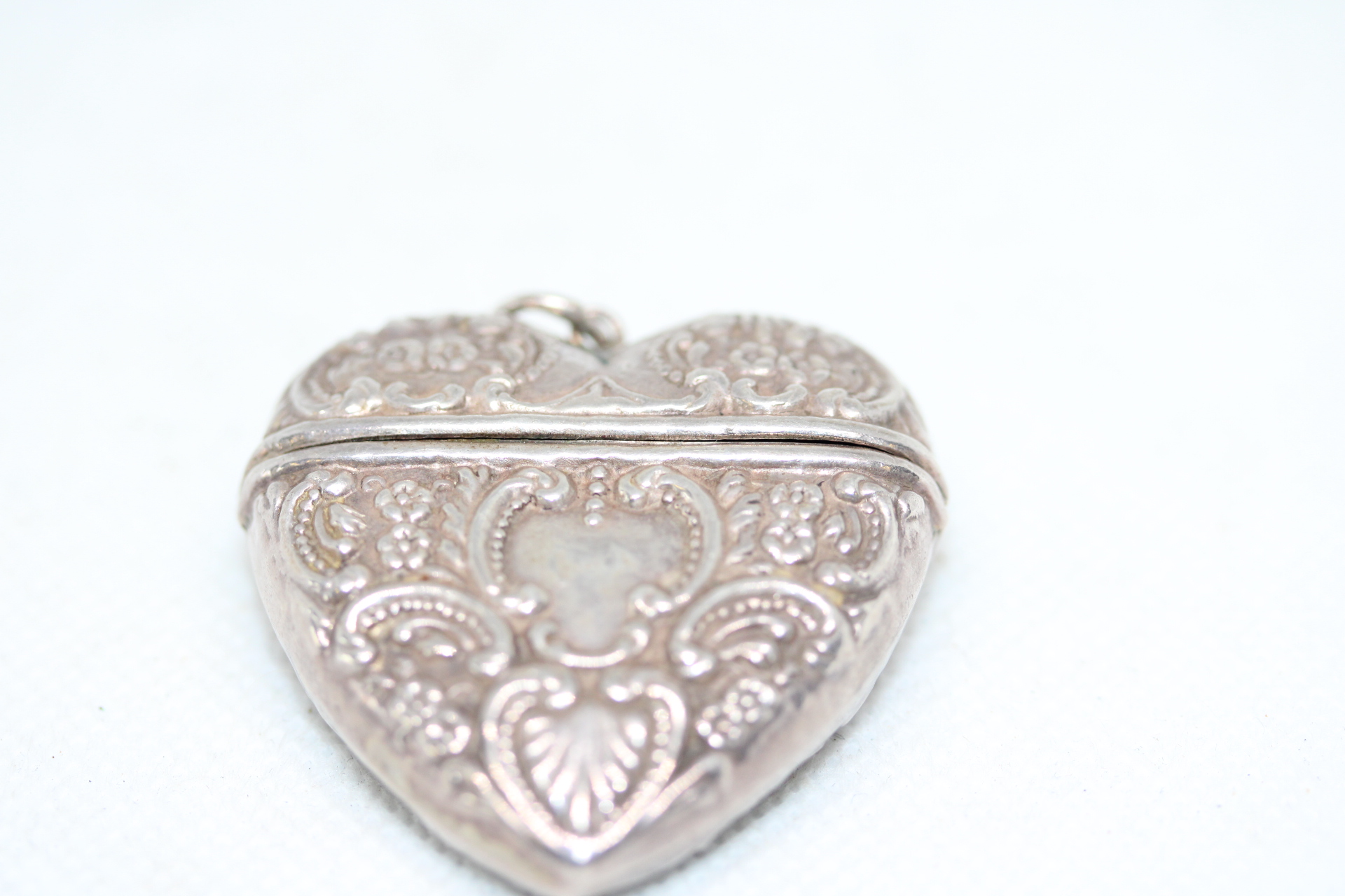 Silver heart shaped vesta case 16.7g