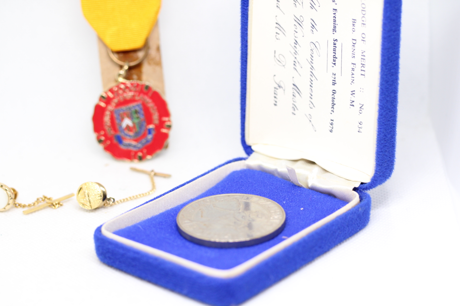 2004 Province masonic medal, 2x tie pins 1 with mother of pearl & 1 crown