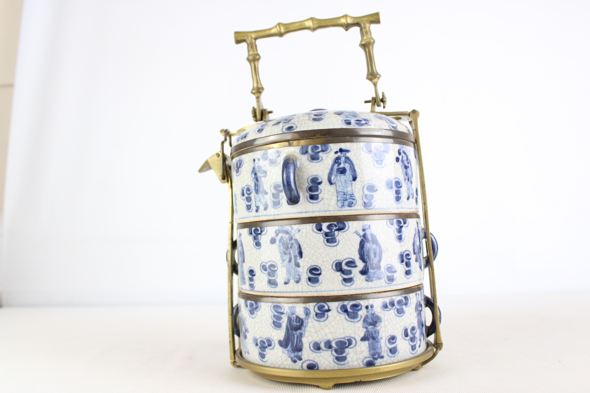 Chinese Blue and White Porcelain Three-Tiered Tiffin Carrier in Faux Bamboo Brass Frame