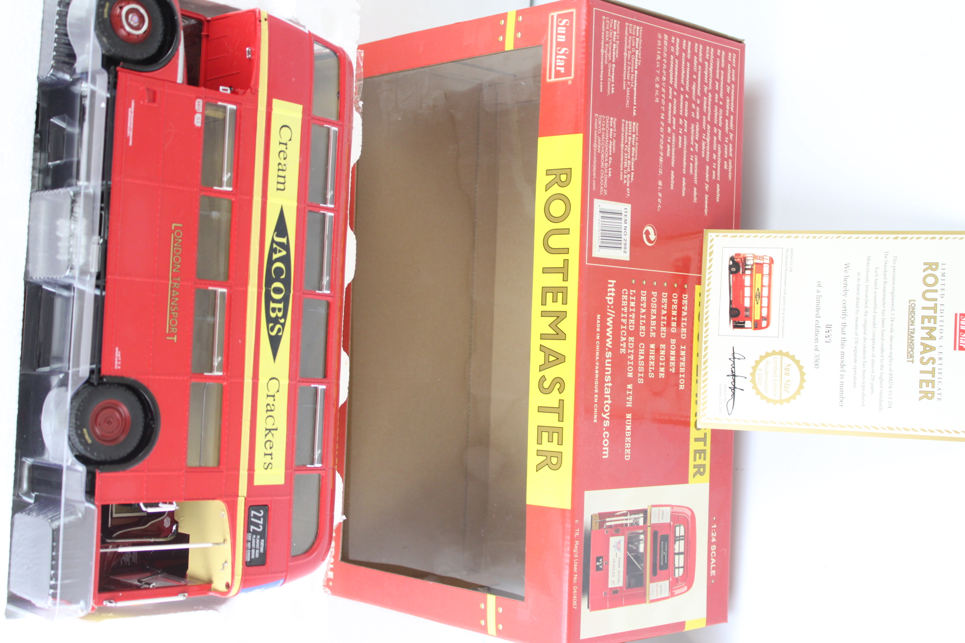 Sun Star 1:24 Scale Limited Edition London Transport Routemaster Bus RM254